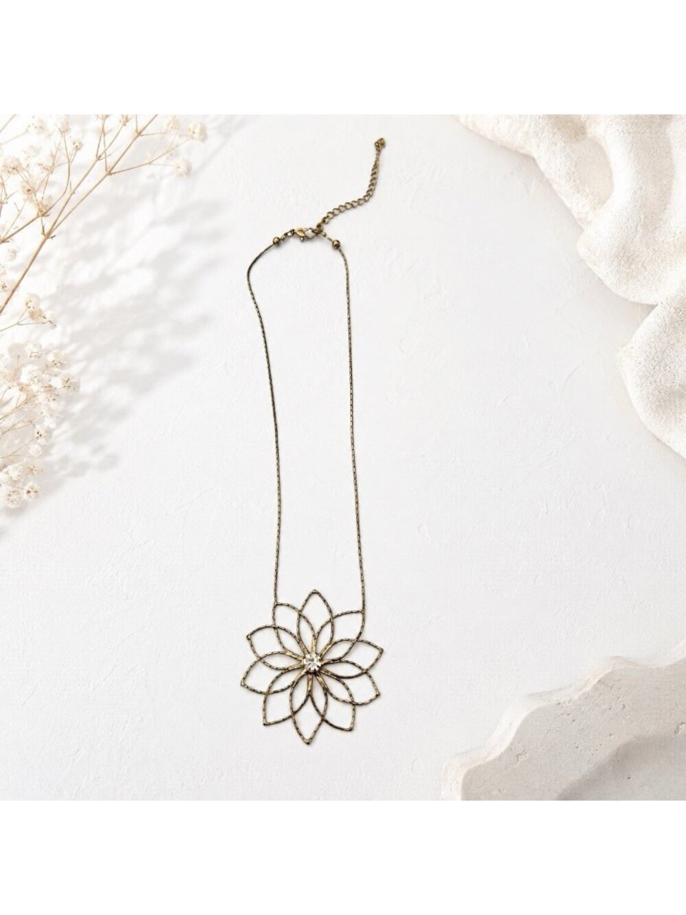 Vintage Open Work Silvertone Flower Medallion Necklace Boho Dainty Floral 19"